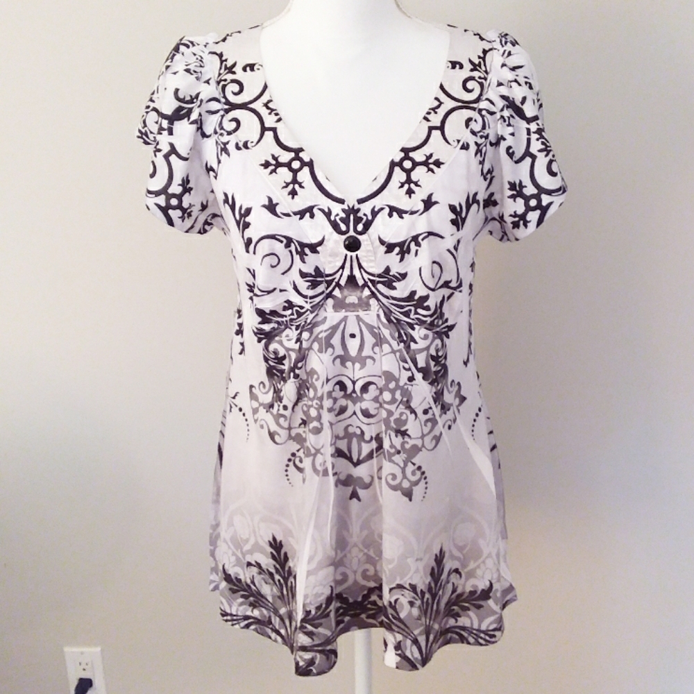 4/$20 Energy 3 Tone  Floral Button Top